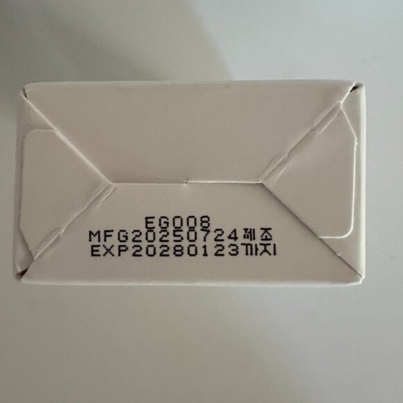 d'Alba UV Essence Waterfull Sun Cream |  SPF50+ PA++++ - Picture 7 of 8